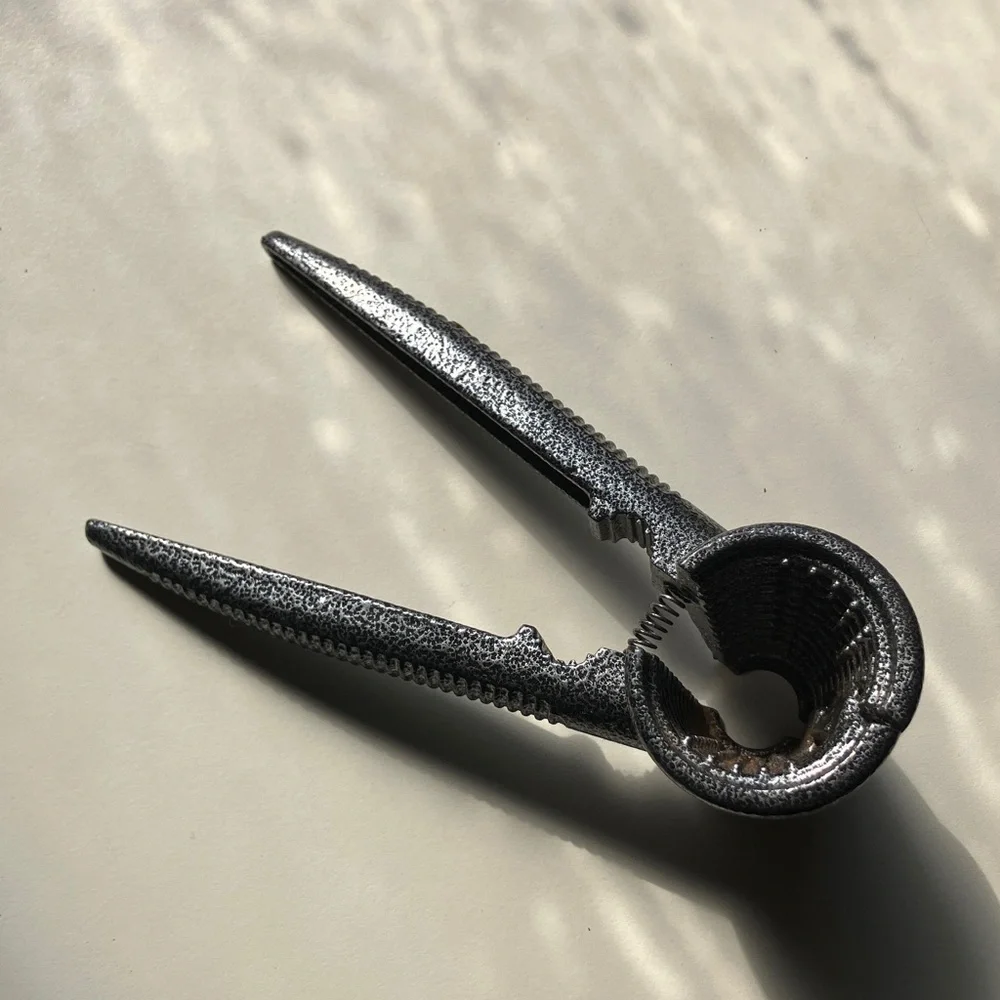 🌻Metal Nutcracker Tool